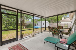Screened-in Porch