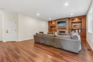 NE 28th Way-S1106-009.jpg