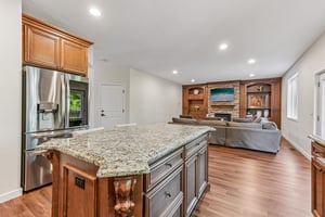NE 28th Way-S1106-028.jpg