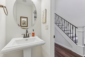 NE 28th Way-S1106-030.jpg