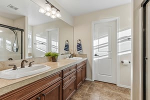 NE 28th Way-S1106-036.jpg