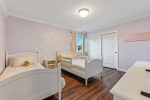 NE 28th Way-S1106-043.jpg