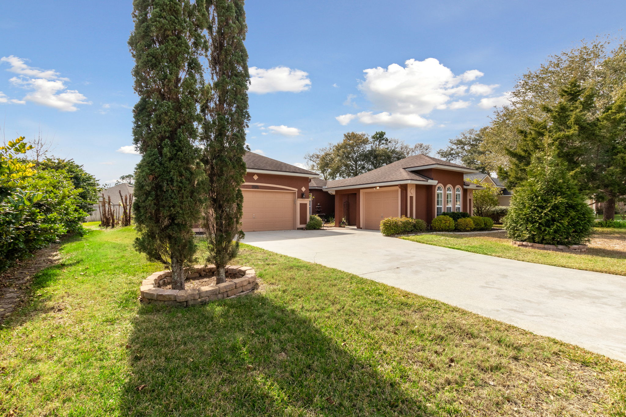 Welcome to 86089 Red Holly Pl