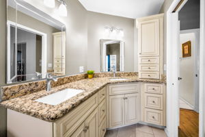 Primary Bathroom1c