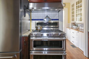 Kitchen CU - 495A9735 (1)