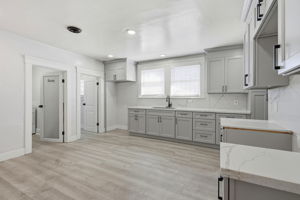 010_F8_861 70th Ave