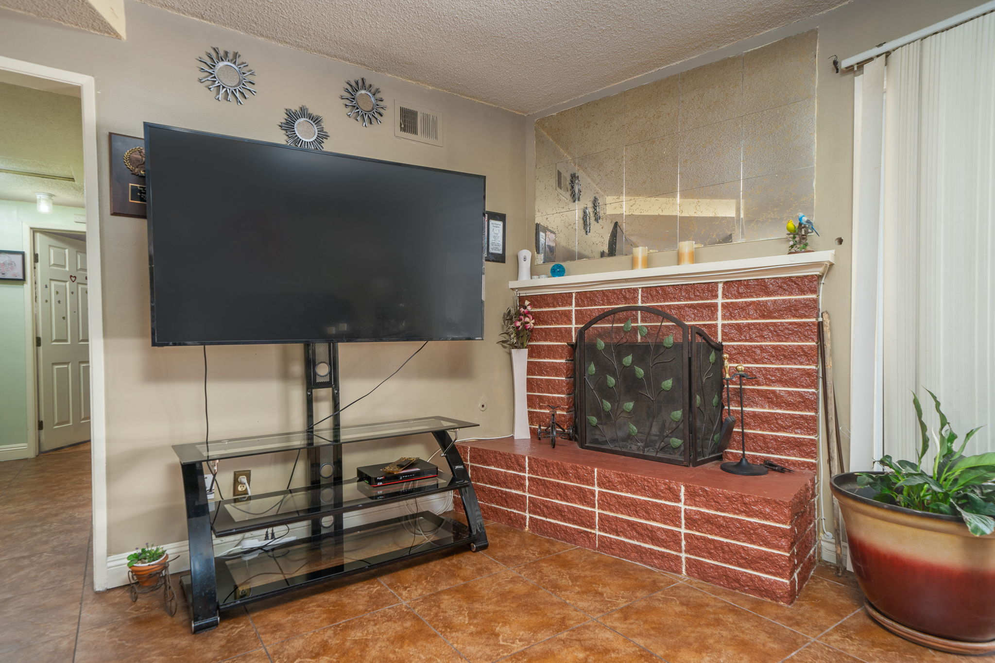 861 N Meridian Ave, San Bernardino, CA 92410, US Photo 9