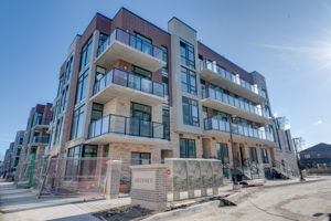 861 Sheppard Ave W 5