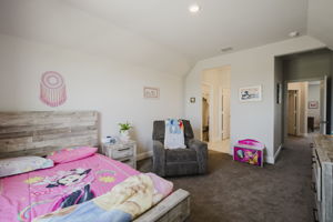 Bedroom 2 w en suite