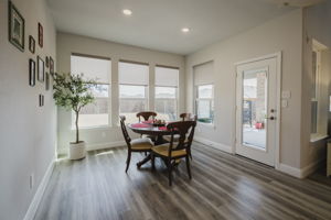 Serene breakfast room