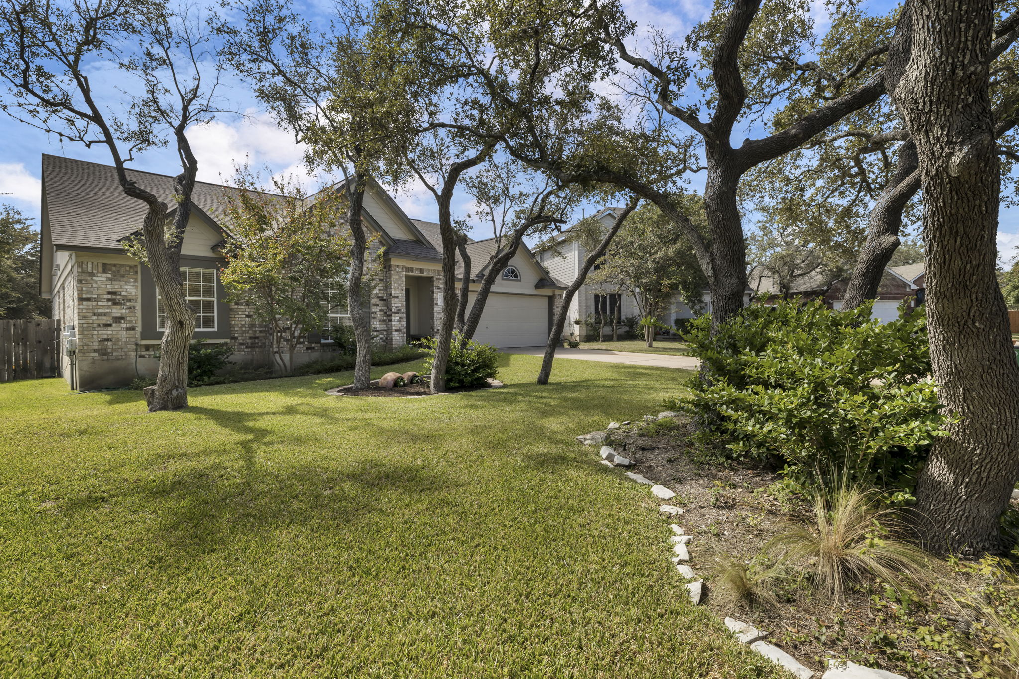 8613 Axis Dr, Austin, TX 78749, USA Photo 1