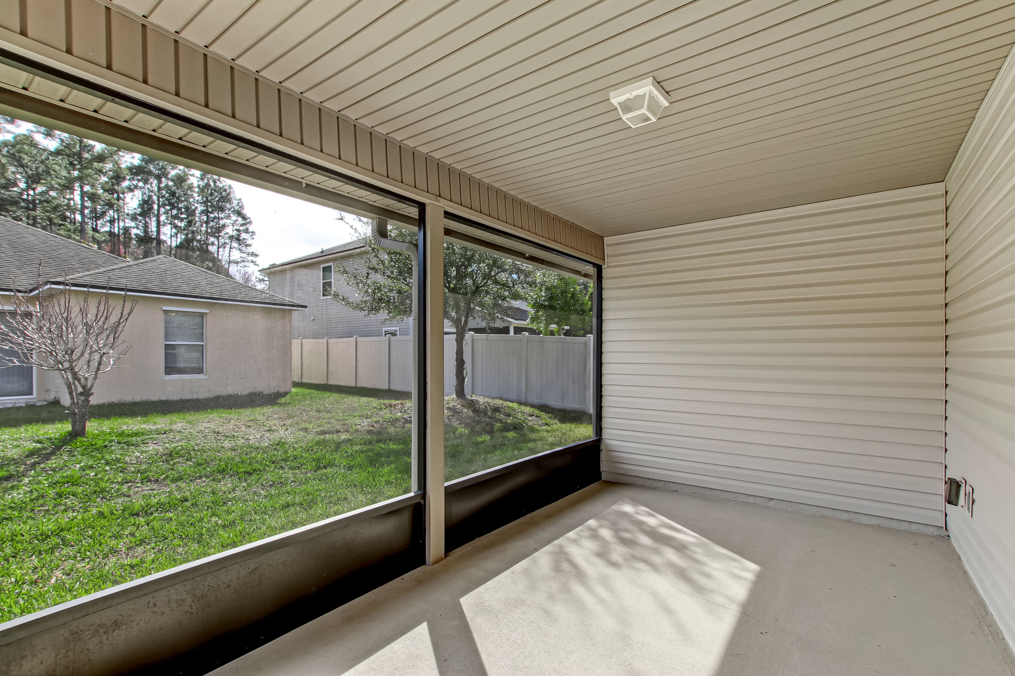 Screened-in Porch