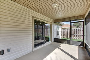 Screened-in Porch