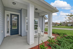 Front Porch/Entrance