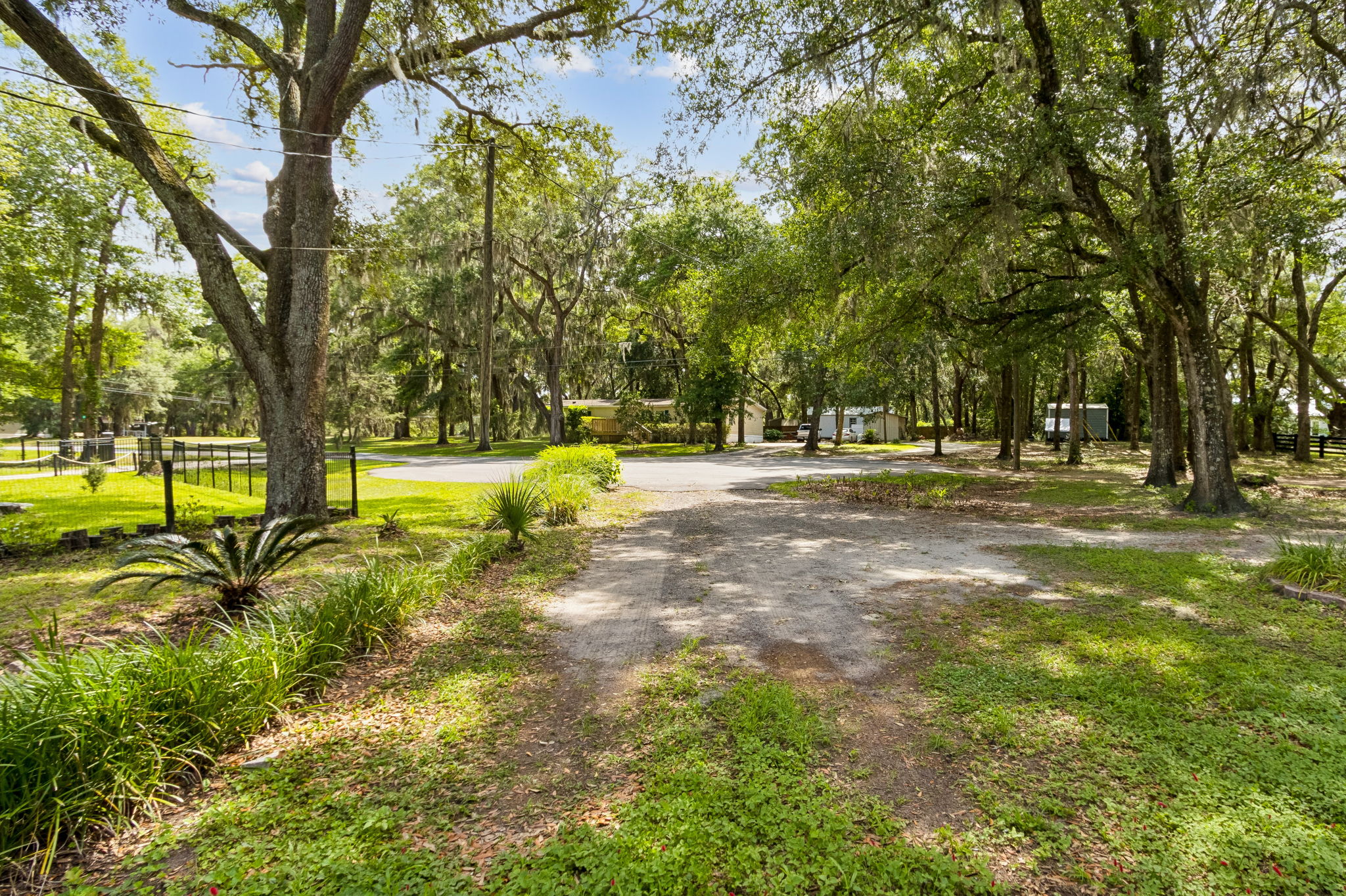 Front Yard Cul de Sac View