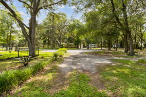 Front Yard Cul de Sac View