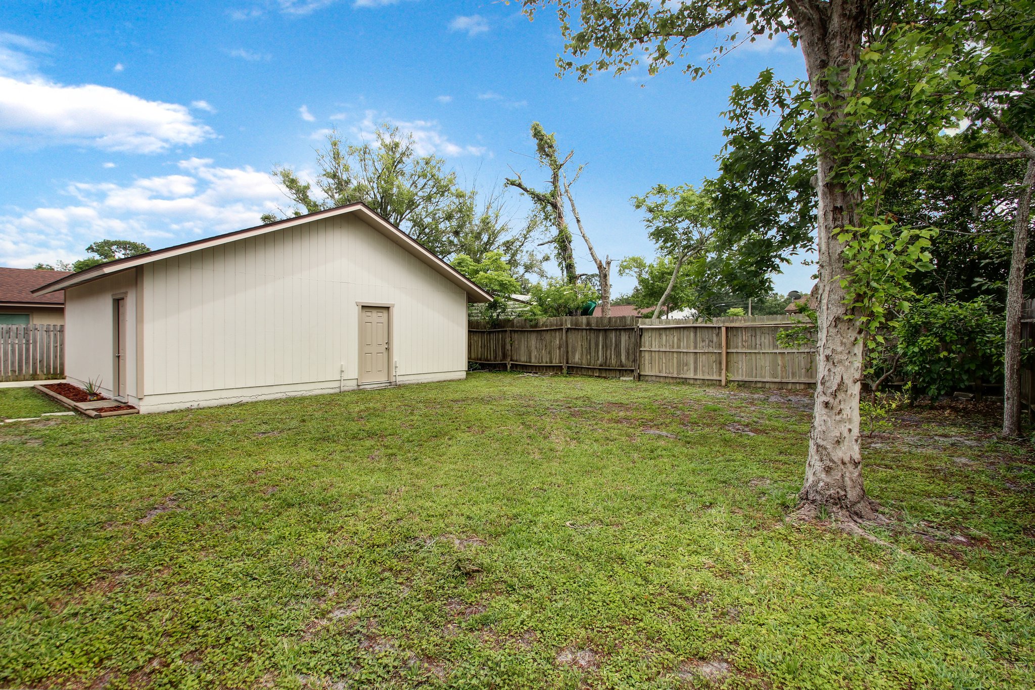 Garage/Guest House