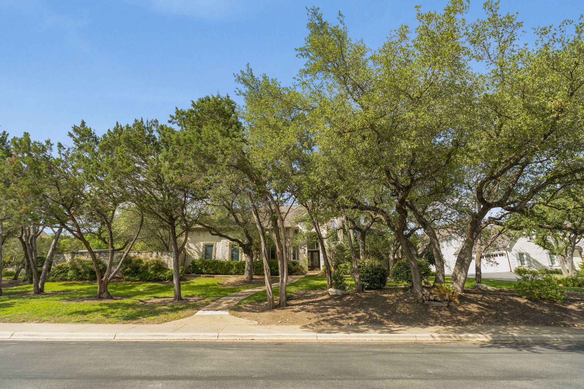 8616 Mendocino Dr exterior