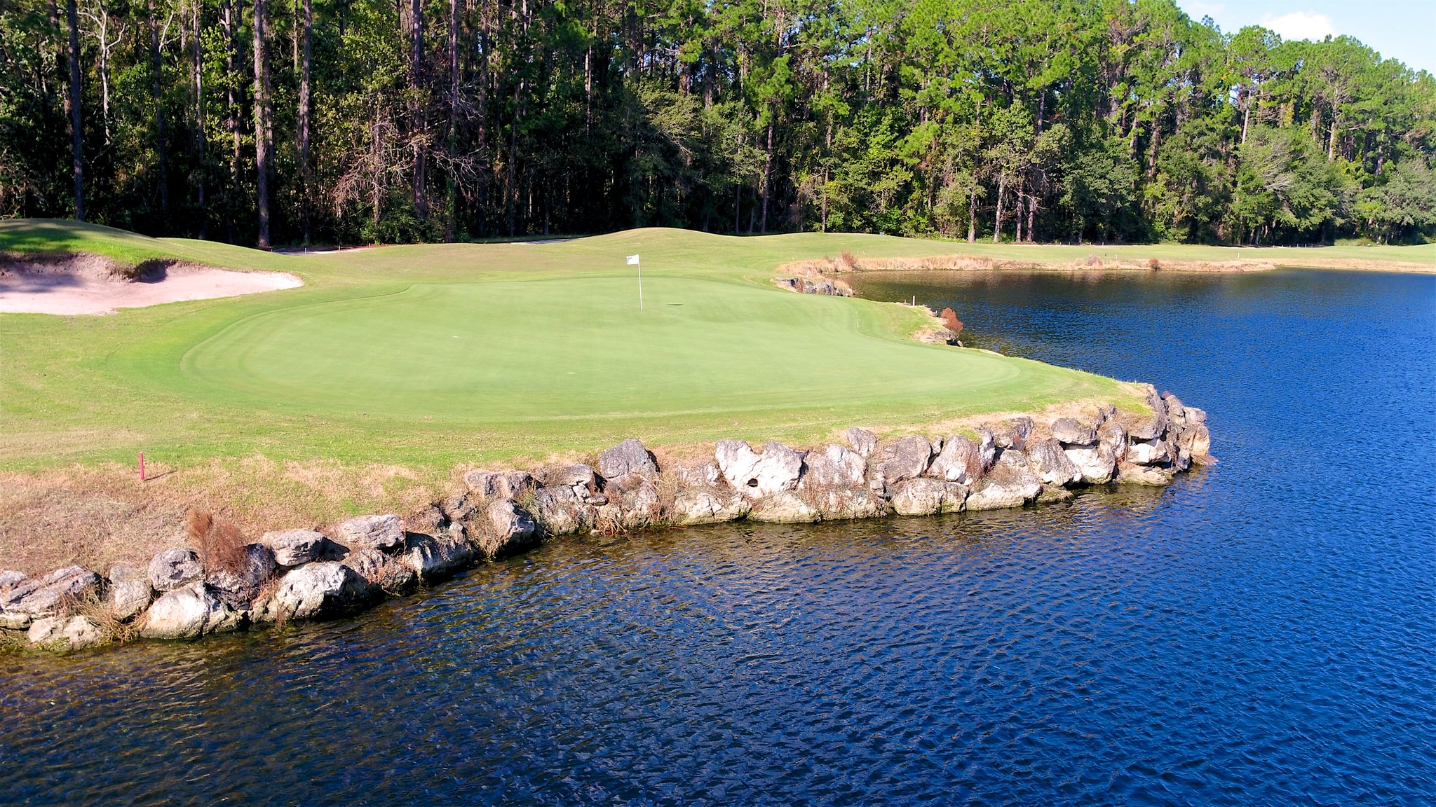Scenic hole