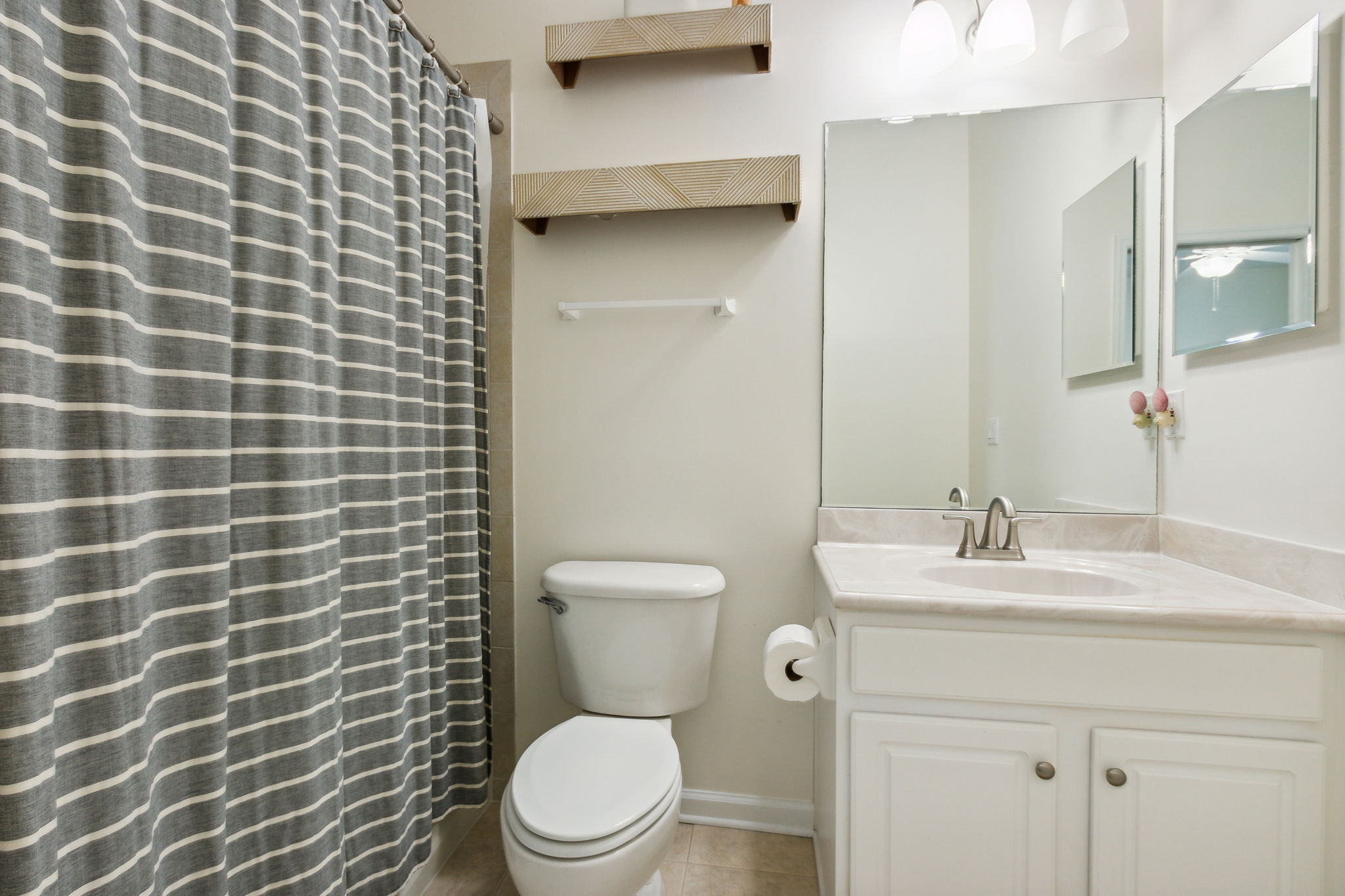 2nd Bathroom
