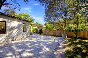  Photo 70