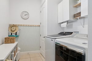  Photo 0