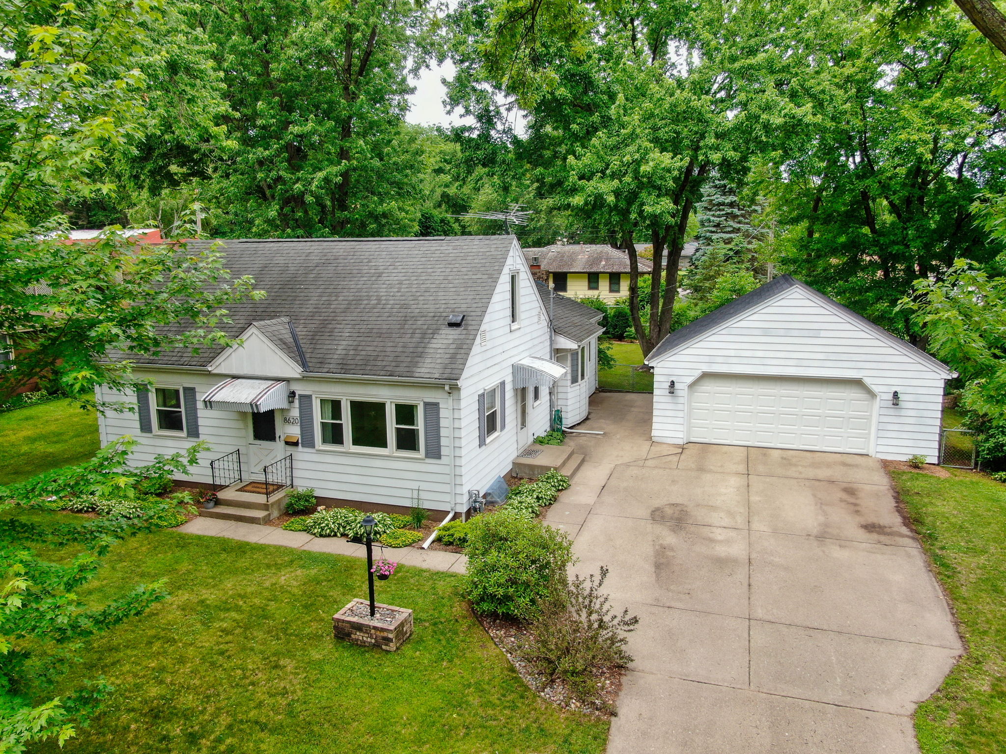  8620 Russell Ave S, Bloomington, MN 55431, US Photo 3