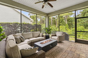 Screened-in Porch