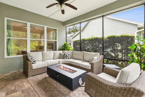 Screened-in Porch