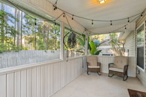 Screened-in Porch