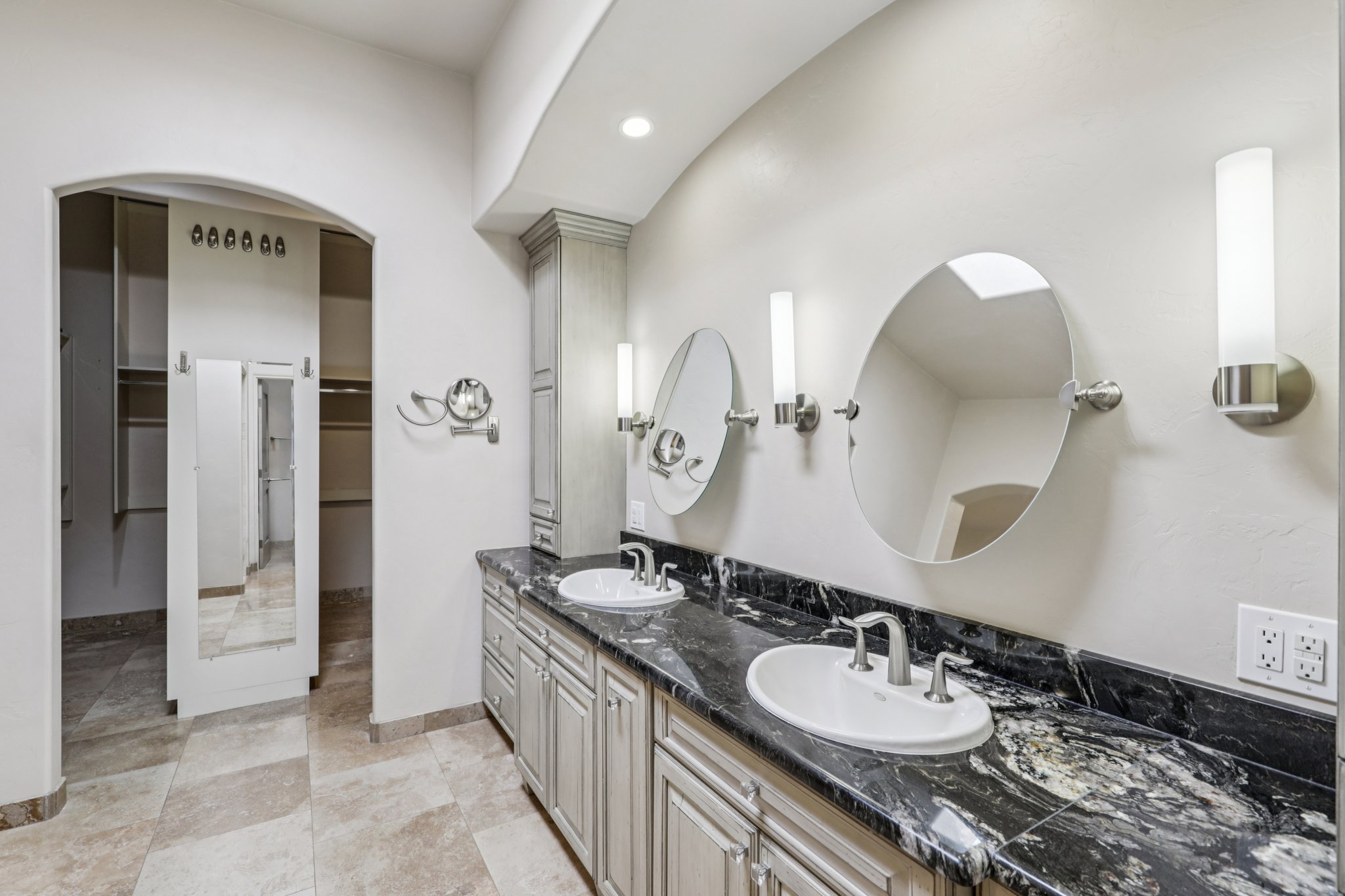 N Arnold Palmer Dr-S0710-031.jpg