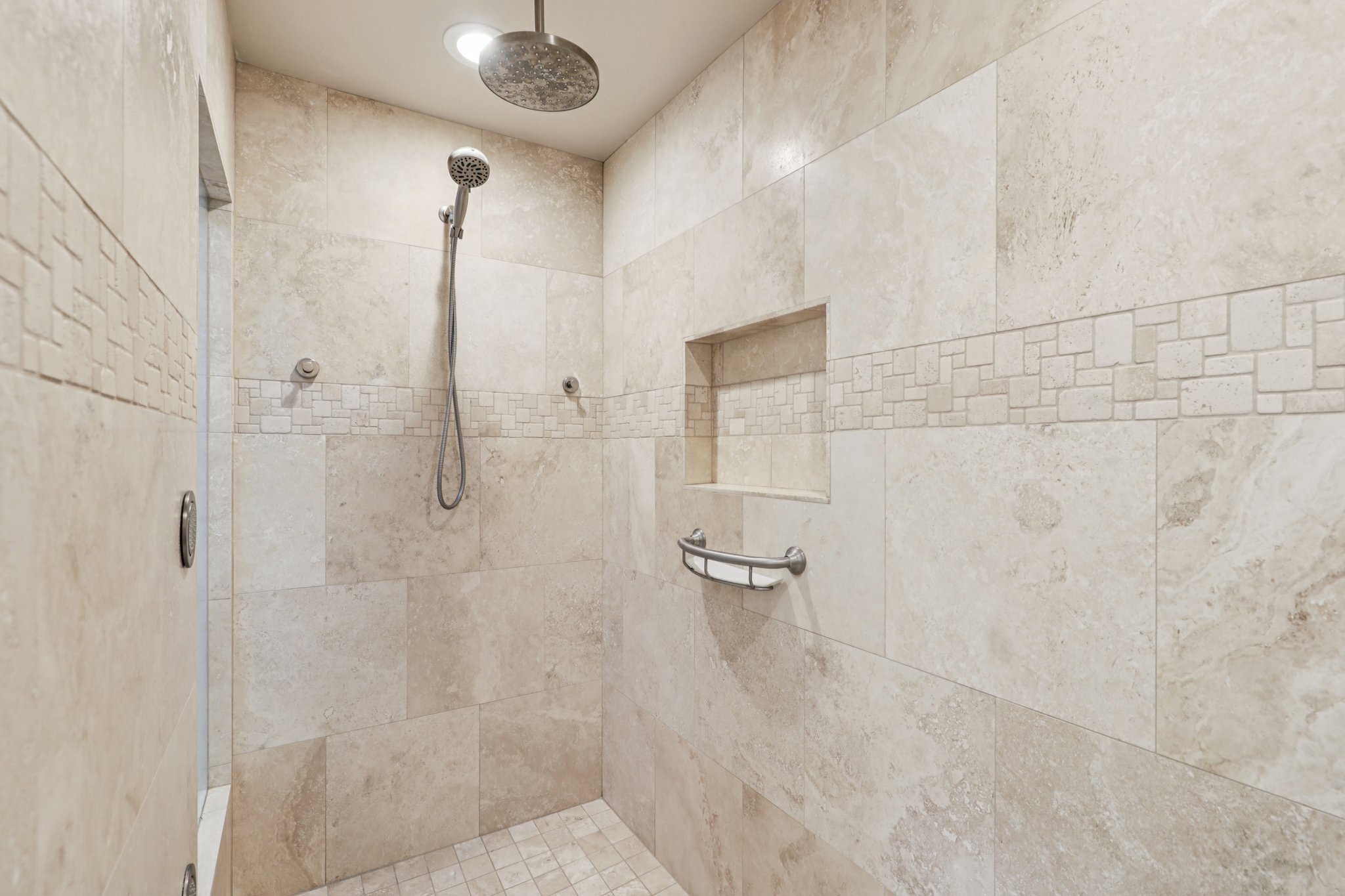 N Arnold Palmer Dr-S0710-032.jpg