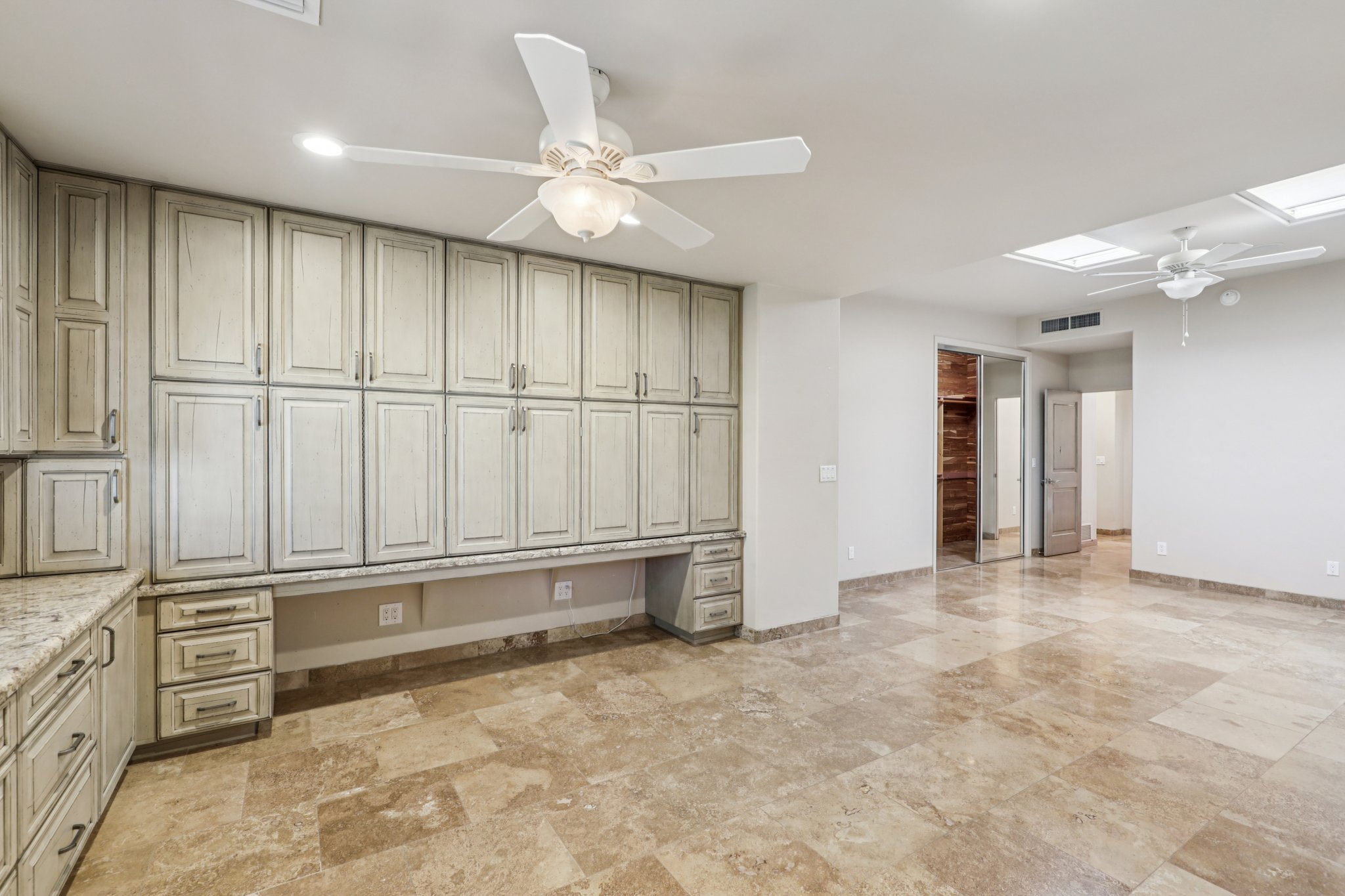 N Arnold Palmer Dr-S0710-043.jpg