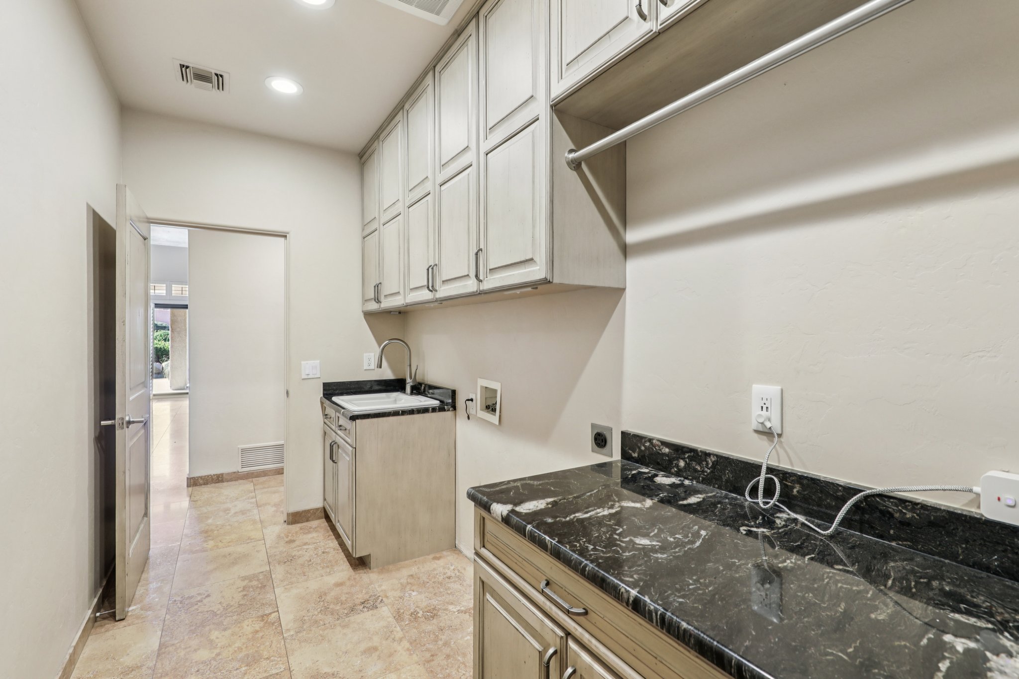 N Arnold Palmer Dr-S0710-046.jpg