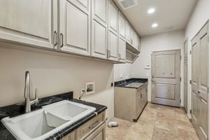 N Arnold Palmer Dr-S0710-045.jpg