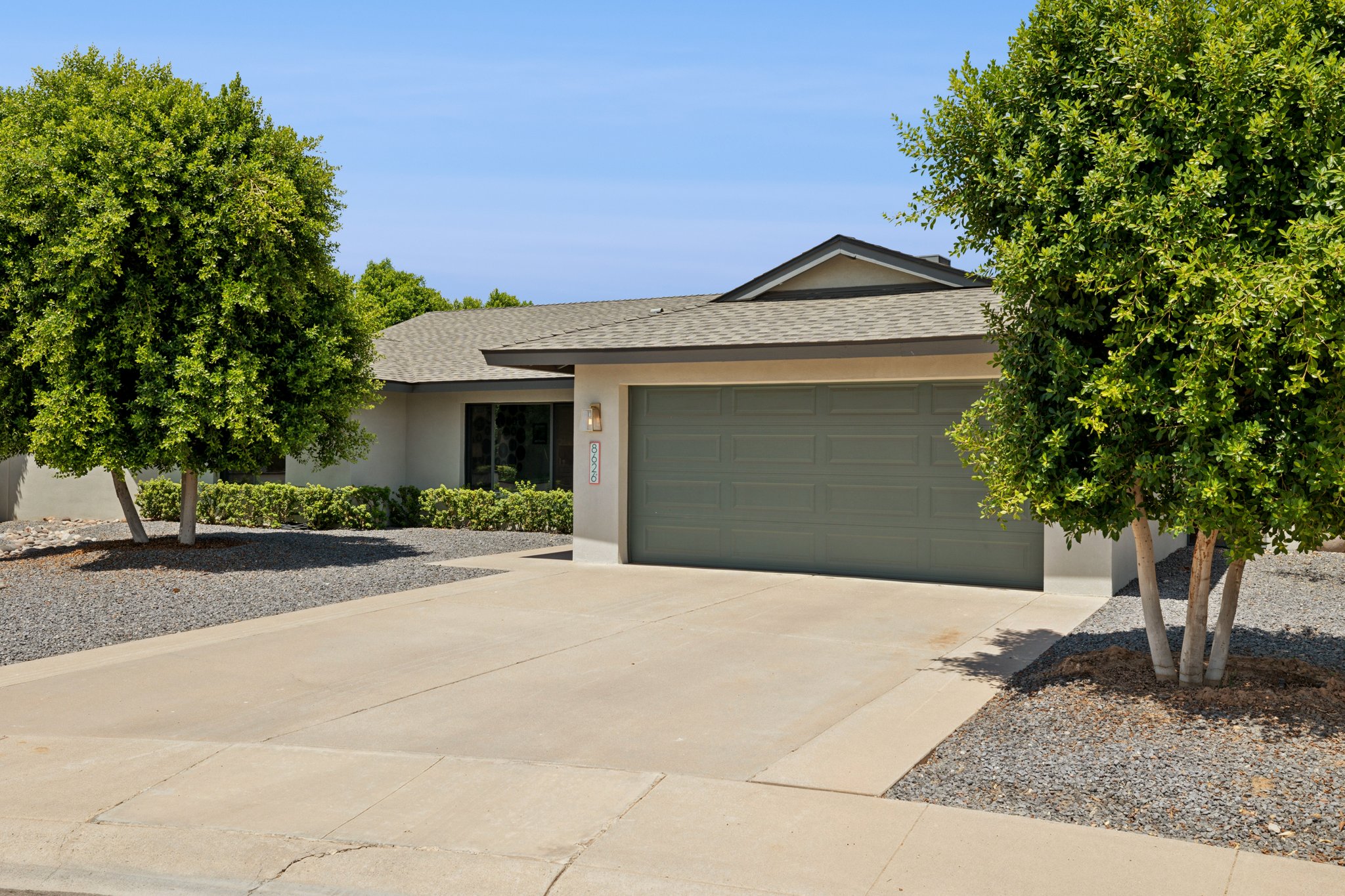 8626 E Clarendon Ave - 002.jpg