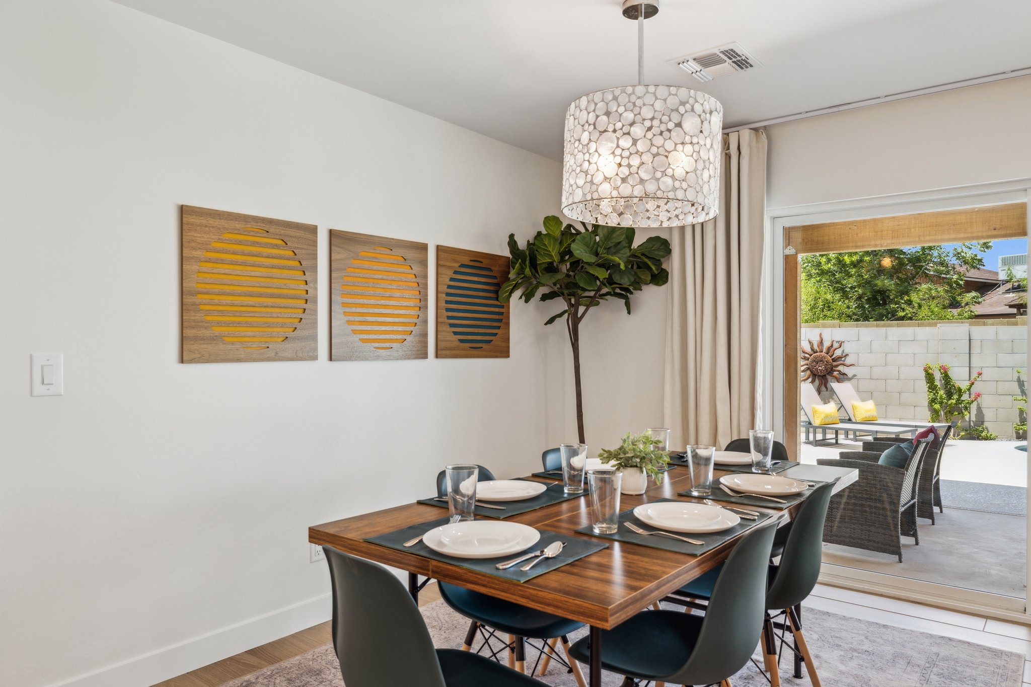 8626 E Clarendon Ave - 005.jpg