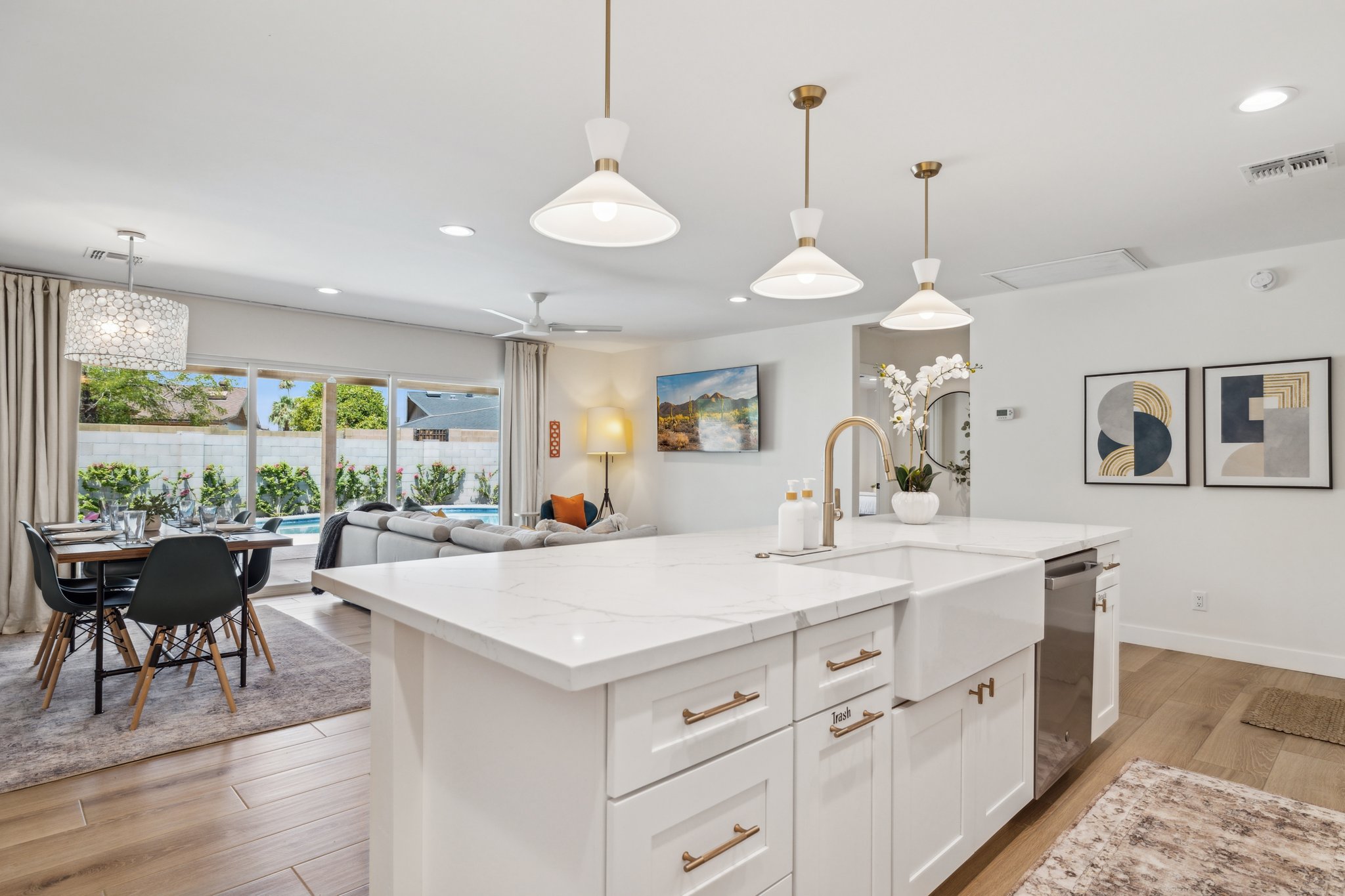 8626 E Clarendon Ave - 008.jpg