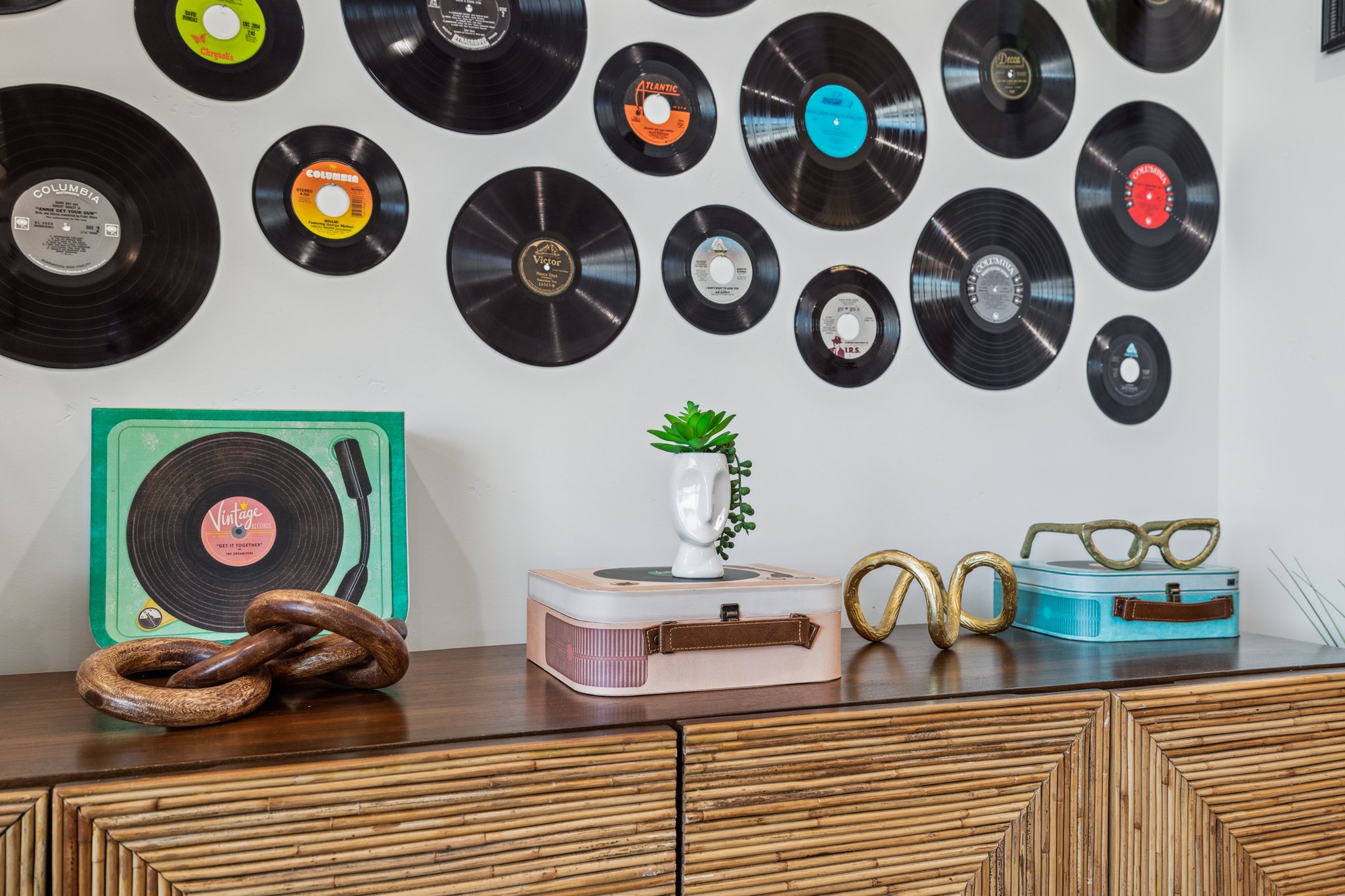 8626 E Clarendon Ave - 016.jpg