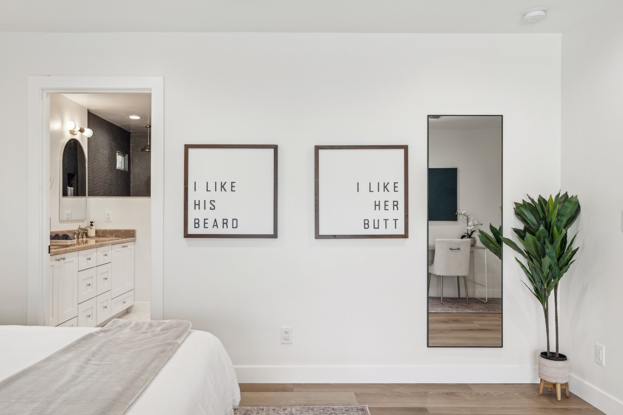 8626 E Clarendon Ave - 019.jpg