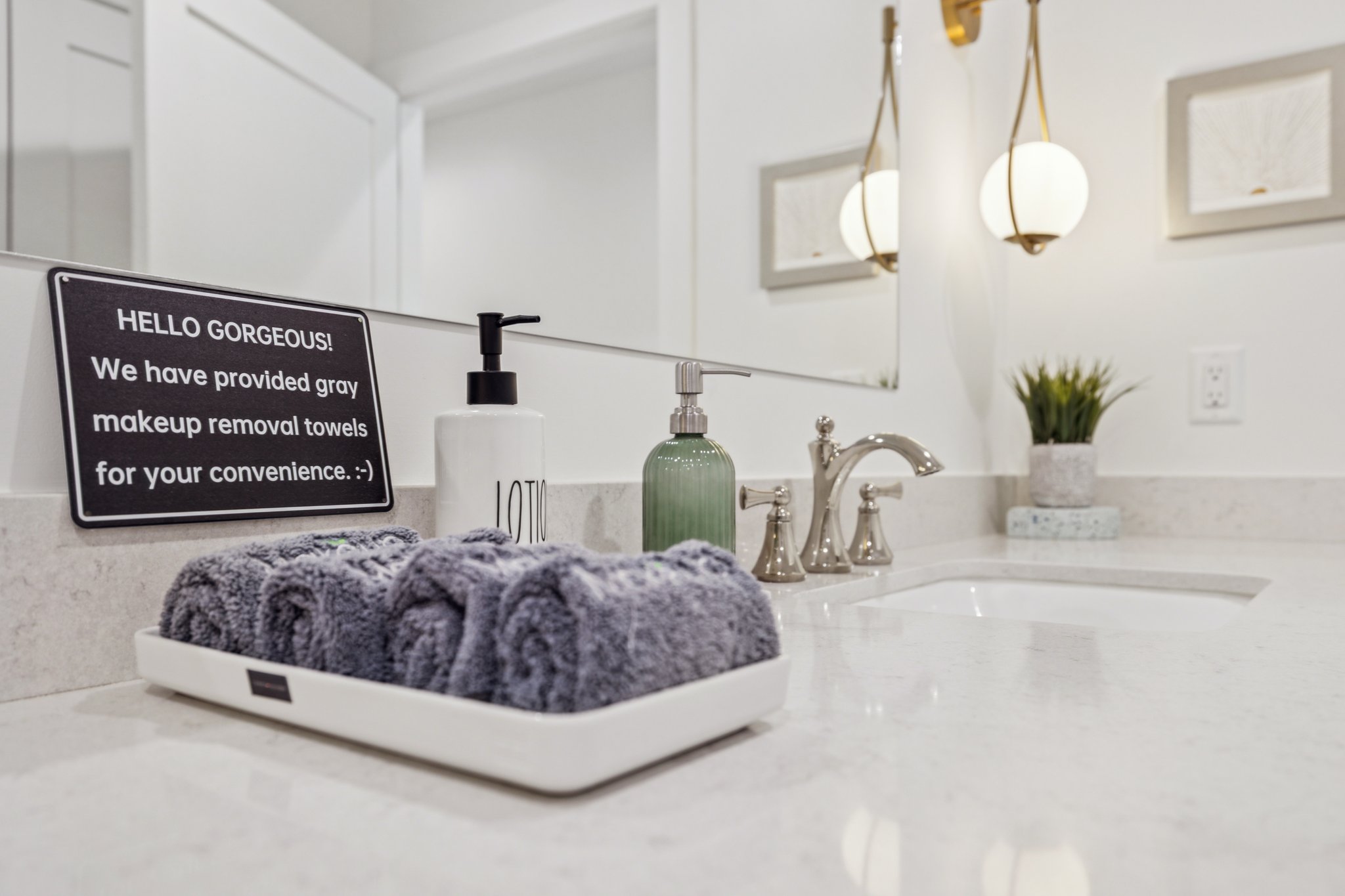 8626 E Clarendon Ave - 032.jpg