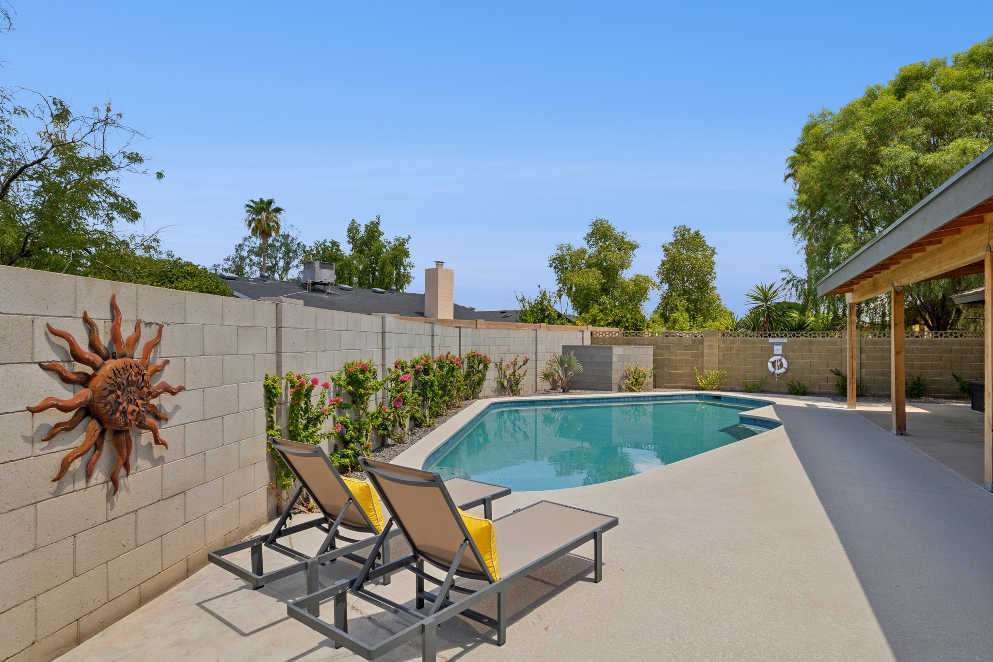 8626 E Clarendon Ave - 042.jpg