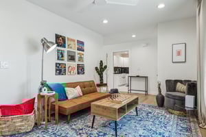 8626 E Clarendon Ave - 014.jpg