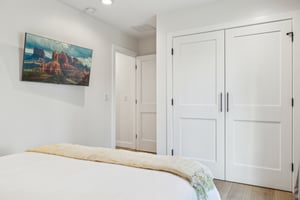 8626 E Clarendon Ave - 030.jpg