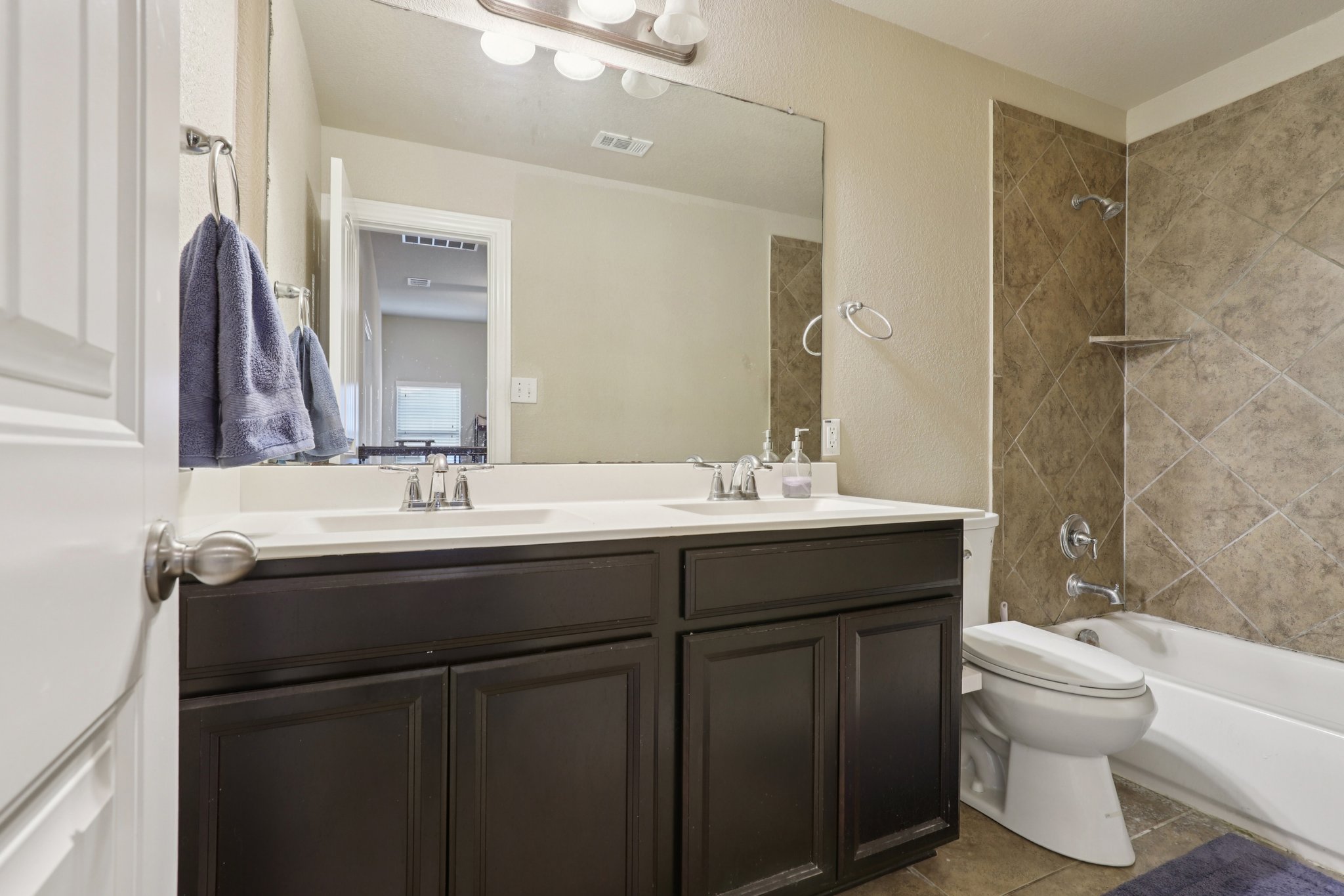 Laheema Hbr-L1212-031.jpg