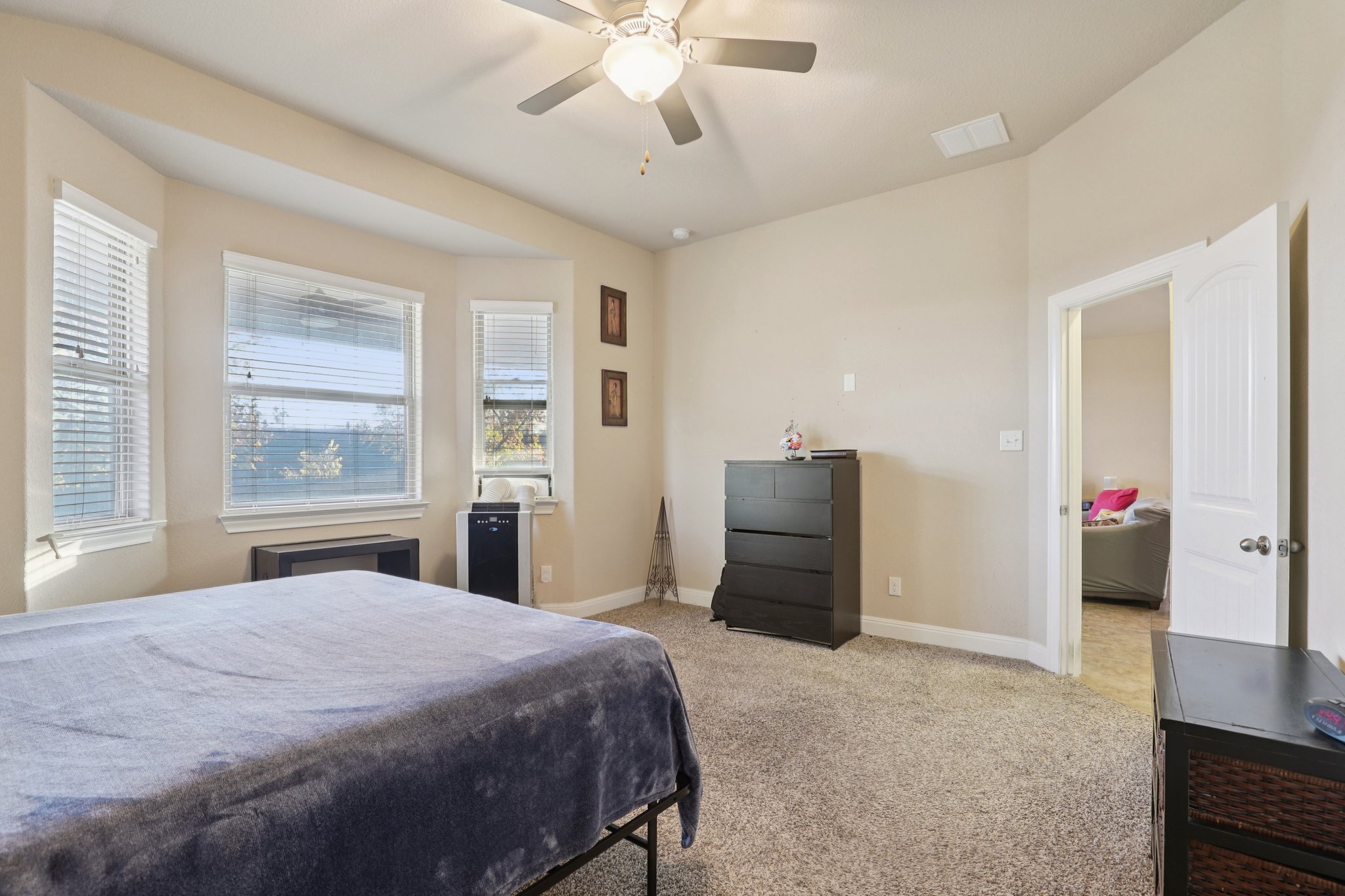 Laheema Hbr-L1212-036.jpg