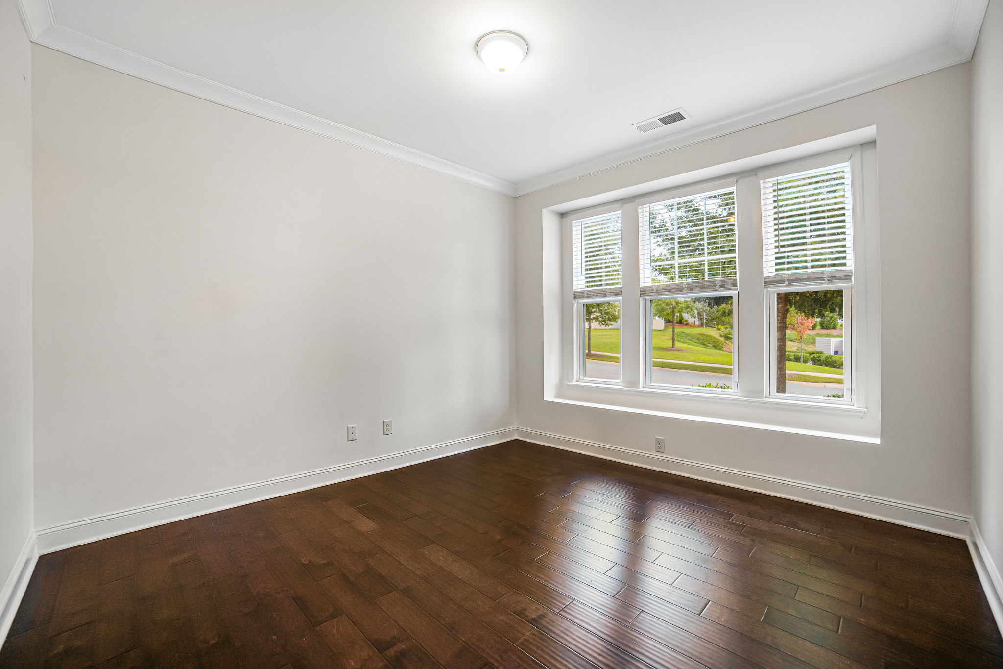 8-web-or-mls-8628-shadetree-st