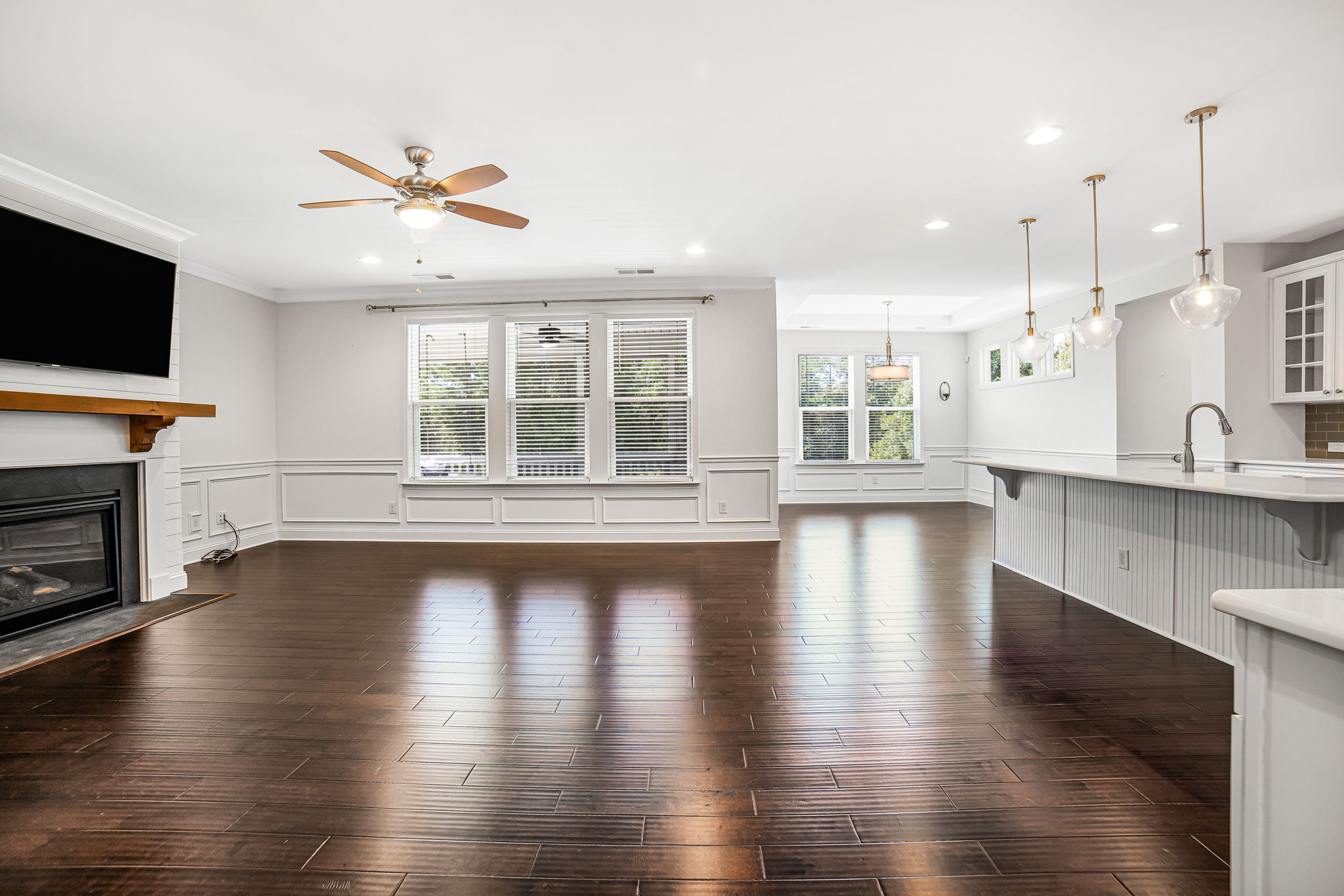 19-web-or-mls-8628-shadetree-st