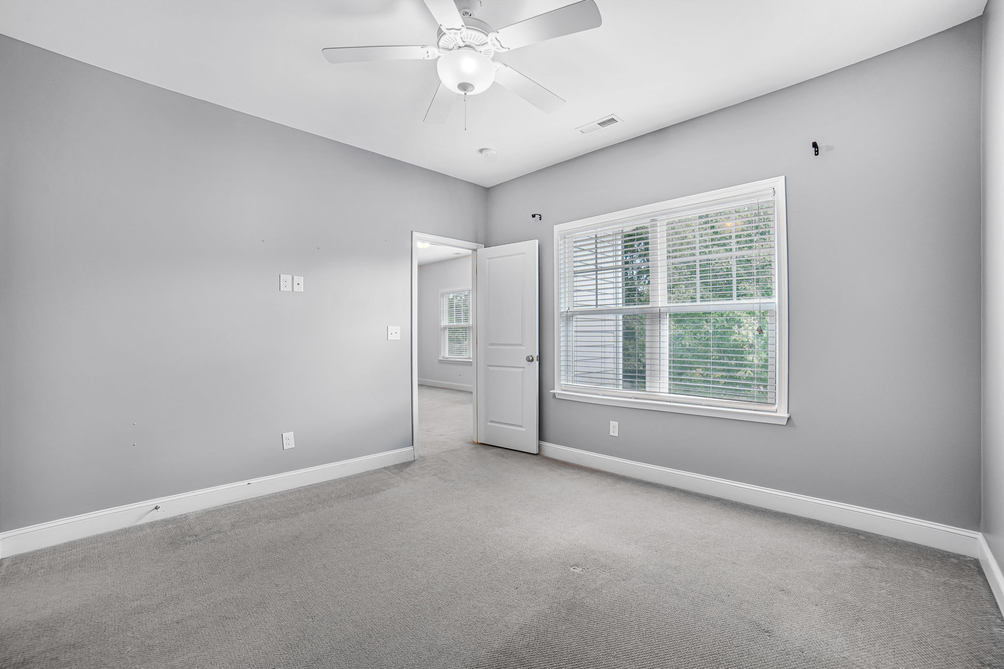 56-web-or-mls-8628-shadetree-st