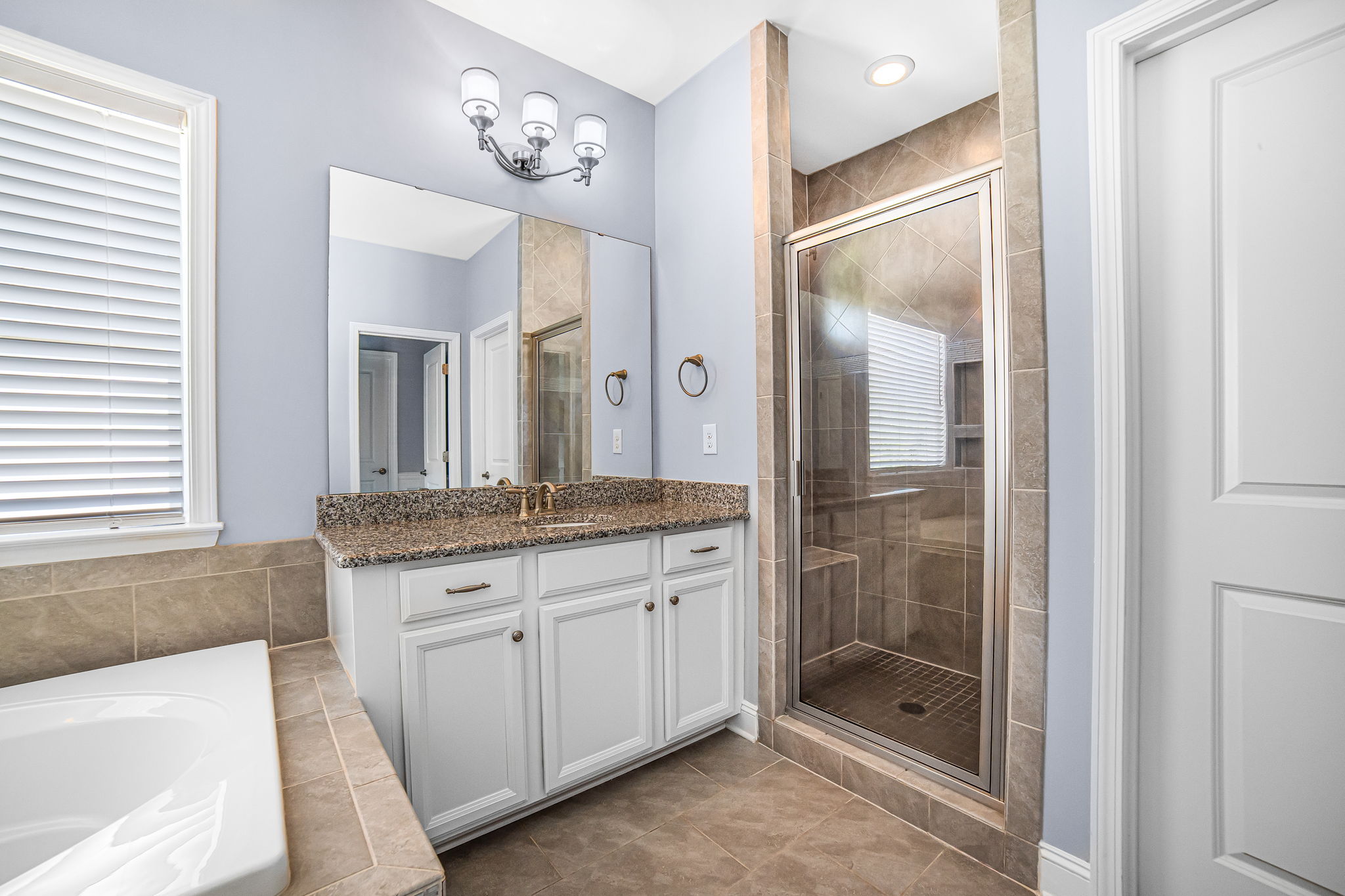 66-web-or-mls-8628-shadetree-st